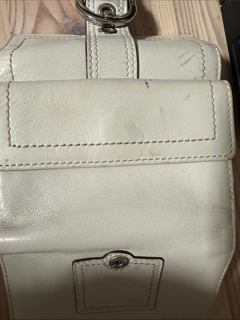 Coach Cream Leather Wallet with Silver Buckle - Picture 2 of 7